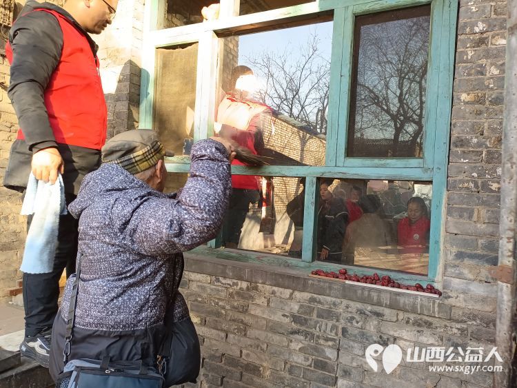 介休市敬老协会敬老爱老助老行动去张兰镇田堡村入户特困老人86岁米积盈家 - 第11张 - 山西公益人 介休市敬老协会敬老爱老助老行动去张兰镇田堡村入户特困老人86岁米积盈家 - 第11张