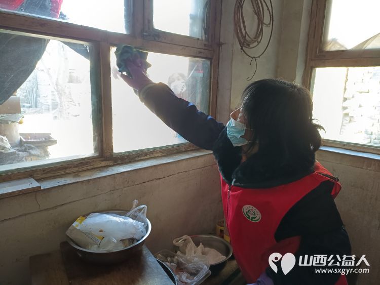 介休市敬老协会敬老爱老助老行动去张兰镇田堡村入户特困老人86岁米积盈家 - 第12张 - 山西公益人 介休市敬老协会敬老爱老助老行动去张兰镇田堡村入户特困老人86岁米积盈家 - 第12张