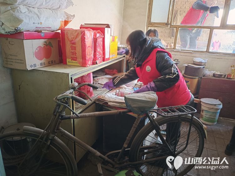 介休市敬老协会敬老爱老助老行动去张兰镇田堡村入户特困老人86岁米积盈家 - 第9张 - 山西公益人 介休市敬老协会敬老爱老助老行动去张兰镇田堡村入户特困老人86岁米积盈家 - 第9张