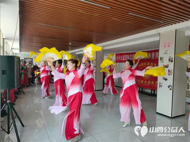 国际志愿者日寿阳卡卡公益走进养老社区开展理发，义诊等志愿者活动 - 第4张