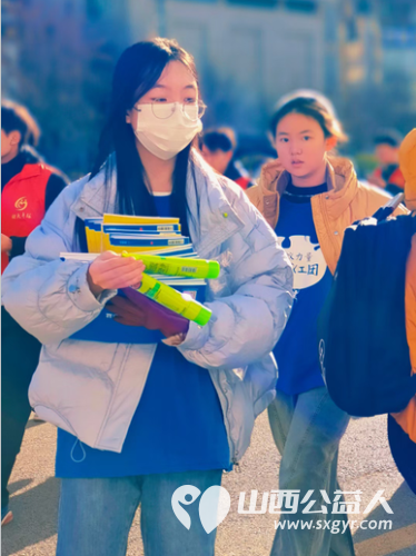 太原市儿童友好促进会的一支小分队分装为山区孩子筹集的温暖包打包发往各地 - 第14张 - 山西公益人 太原市儿童友好促进会的一支小分队分装为山区孩子筹集的温暖包打包发往各地 - 第14张
