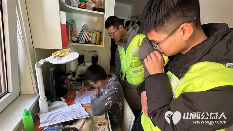 晋中市政协委员、人大代表、工会志愿者、青联委员、青年志愿者联合开展关爱青少年、关爱困难家庭公益活动 - 第5张