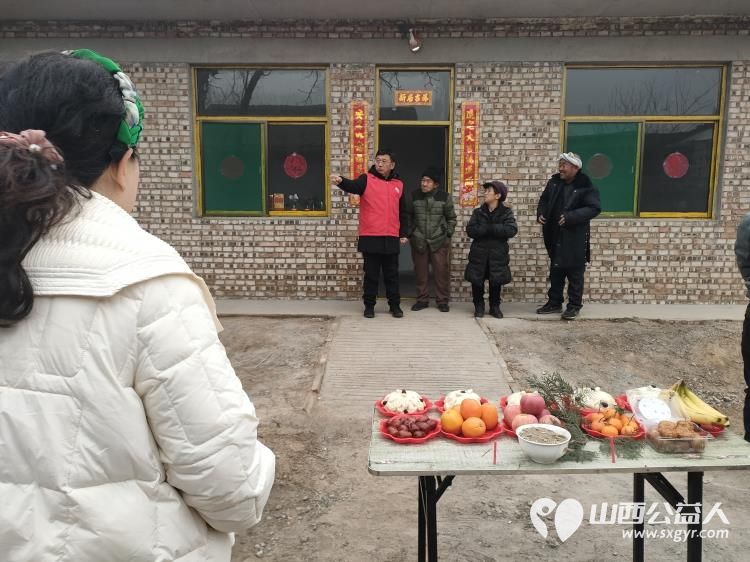 介休市敬老协会资助义棠镇义棠村李根明家危房改造修建完工全家喜迁新居志愿者们来庆贺 - 第13张