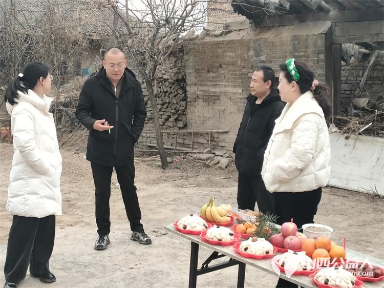 介休市敬老协会资助义棠镇义棠村李根明家危房改造修建完工全家喜迁新居志愿者们来庆贺 - 第12张