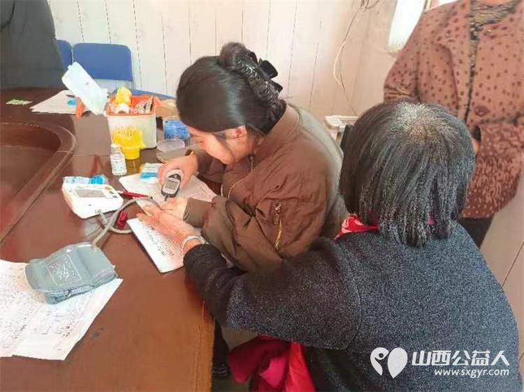 介休市敬老协会“孝善行”之敬老爱老助老行动在张兰镇旧新堡村给老人爱心理发、义诊 - 第16张 - 山西公益人 介休市敬老协会“孝善行”之敬老爱老助老行动在张兰镇旧新堡村给老人爱心理发、义诊 - 第16张