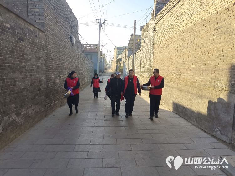 介休市敬老协会志愿者在张兰镇旧新堡村入户特困老人84岁张学祥家给老人整理出一个温馨的家 - 第11张 - 山西公益人 介休市敬老协会志愿者在张兰镇旧新堡村入户特困老人84岁张学祥家给老人整理出一个温馨的家 - 第11张