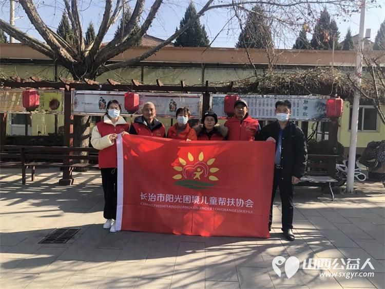长治市阳光困境儿童帮扶协会赴长治市潞洲区南山田园敬老院开展义务理发活动 - 第1张
