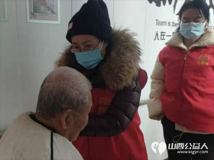 长治市阳光困境儿童帮扶协会赴长治市潞洲区南山田园敬老院开展义务理发活动 - 第7张