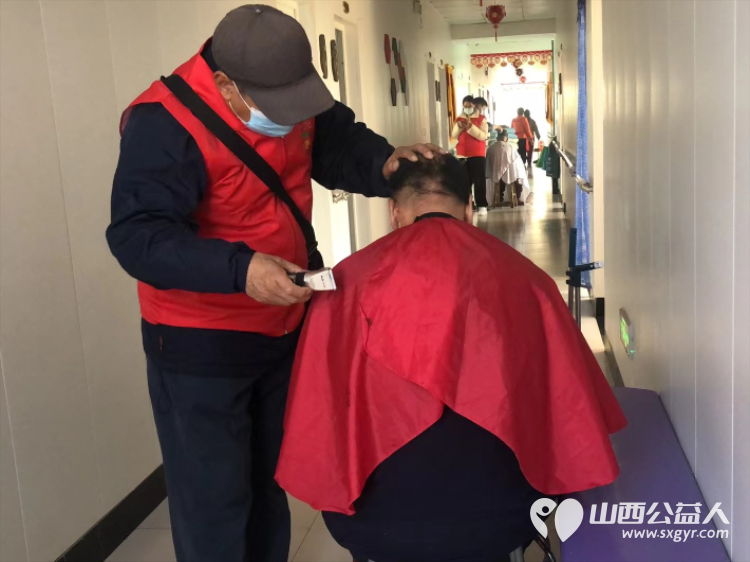 长治市阳光困境儿童帮扶协会赴长治市潞洲区南山田园敬老院开展义务理发活动 - 第8张