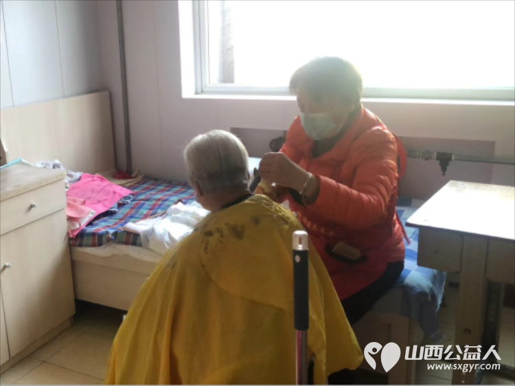 长治市阳光困境儿童帮扶协会赴长治市潞洲区南山田园敬老院开展义务理发活动 - 第13张
