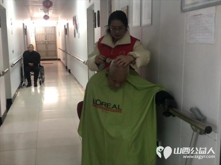 长治市阳光困境儿童帮扶协会赴长治市潞洲区南山田园敬老院开展义务理发活动 - 第12张