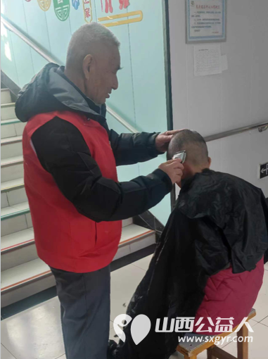 长治市阳光困境儿童帮扶协会赴长治市潞洲区南山田园敬老院开展义务理发活动 - 第16张