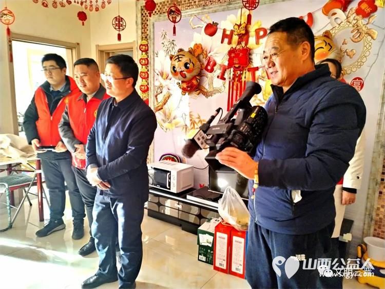 忻州市志愿服务联合会会长陈义青与市文明办慰问了春晖公益活动站养病中志愿者石美琴 - 第4张