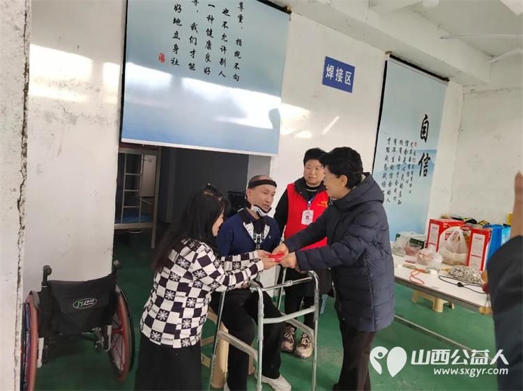 忻州市志愿服务联合会会长陈义青走访慰问忻州市爱心公益协会残疾人志愿者李国飞、孙丽娜夫妇 - 第2张 - 山西公益人 忻州市志愿服务联合会会长陈义青走访慰问忻州市爱心公益协会残疾人志愿者李国飞、孙丽娜夫妇 - 第2张