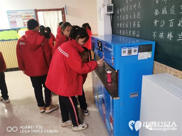 吕梁市离石区青年志愿者协会为壹基金净水计划在农村地区学校安装校园净水设备 - 第4张 - 山西公益人 吕梁市离石区青年志愿者协会为壹基金净水计划在农村地区学校安装校园净水设备 - 第4张
