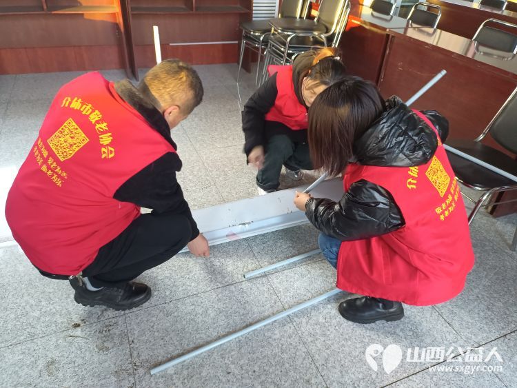介休市敬老协会“孝善行”之敬老爱老助老行动—城关乡石河村献爱心公益活动 - 第4张 - 山西公益人 介休市敬老协会“孝善行”之敬老爱老助老行动—城关乡石河村献爱心公益活动 - 第4张