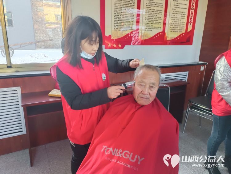 介休市敬老协会“孝善行”之敬老爱老助老行动—城关乡石河村献爱心公益活动 - 第8张 - 山西公益人 介休市敬老协会“孝善行”之敬老爱老助老行动—城关乡石河村献爱心公益活动 - 第8张