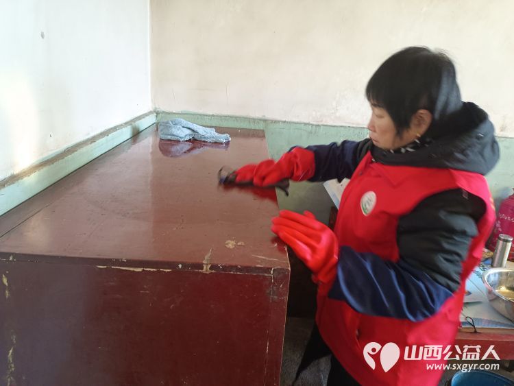 介休市敬老协会在城关乡石河村入户监测户58岁廉恩华家中献爱心公益活动 - 第10张 - 山西公益人 介休市敬老协会在城关乡石河村入户监测户58岁廉恩华家中献爱心公益活动 - 第10张