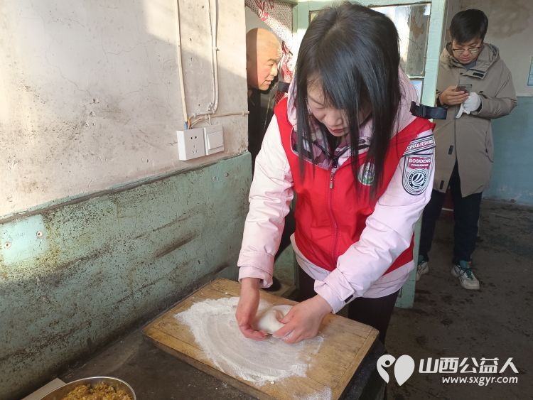 介休市敬老协会在城关乡石河村入户监测户58岁廉恩华家中献爱心公益活动 - 第21张 - 山西公益人 介休市敬老协会在城关乡石河村入户监测户58岁廉恩华家中献爱心公益活动 - 第21张