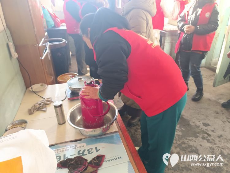 介休市敬老协会在城关乡石河村入户监测户58岁廉恩华家中献爱心公益活动 - 第20张 - 山西公益人 介休市敬老协会在城关乡石河村入户监测户58岁廉恩华家中献爱心公益活动 - 第20张