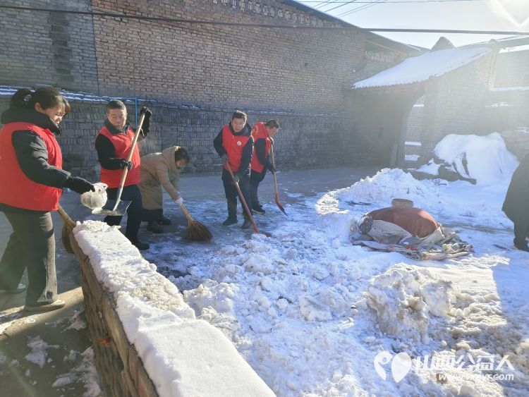 介休市敬老协会志愿者去城关乡石河村特困63岁张兴明老人家中献爱心 - 第5张 - 山西公益人 介休市敬老协会志愿者去城关乡石河村特困63岁张兴明老人家中献爱心 - 第5张