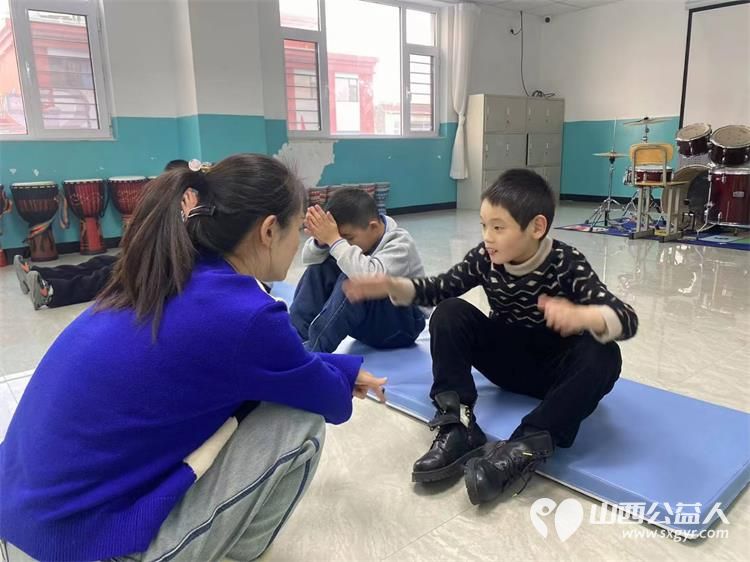 山西星光骐骥教育咨询有限公司的支教孤独症孩子活动在太原灵星社区正式开始 - 第6张 - 山西公益人 山西星光骐骥教育咨询有限公司的支教孤独症孩子活动在太原灵星社区正式开始 - 第6张