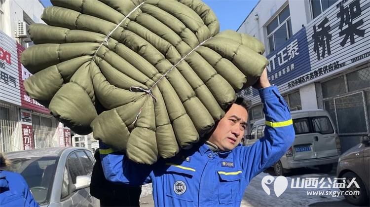 天寒地冻，长治保暖物资出发积石山！长治蓝天救援队应急先锋队派员救援 - 第5张