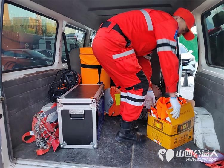 山西省晋中新青年高校志愿者联合服务中心选派应急救援工作处应急志愿者携带爱心救灾物资千里驰援甘肃 - 第5张 - 山西公益人 山西省晋中新青年高校志愿者联合服务中心选派应急救援工作处应急志愿者携带爱心救灾物资千里驰援甘肃 - 第5张