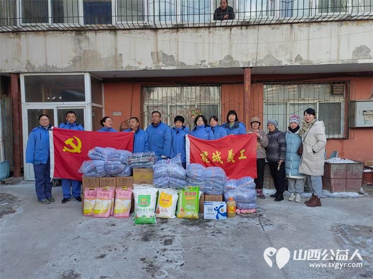 龙城义工志愿者冬至节气去养老院为福利厂退休残障孤寡老人包饺子活动 - 第1张