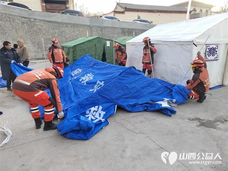 来自甘肃地震灾区一个小朋友的敬礼和爱心糖果 晋中新青年高校应急志愿者感动 - 第9张