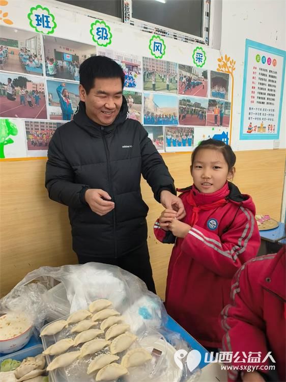 太原市一电学校校长老师每年冬至都带着孩子们给小区的独居老人们送饺子 - 第6张