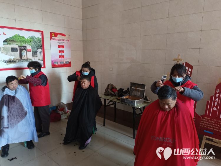 志愿服务进社区健康活动暖人心 介休市敬老协会赴西关街道绵山北街社区安益小区为社区居民爱心理发,义诊 - 第14张 - 山西公益人 志愿服务进社区健康活动暖人心 介休市敬老协会赴西关街道绵山北街社区安益小区为社区居民爱心理发,义诊 - 第14张