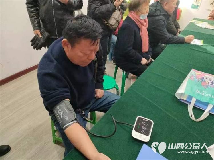 志愿服务进社区健康活动暖人心 介休市敬老协会赴西关街道绵山北街社区安益小区为社区居民爱心理发,义诊 - 第25张 - 山西公益人 志愿服务进社区健康活动暖人心 介休市敬老协会赴西关街道绵山北街社区安益小区为社区居民爱心理发,义诊 - 第25张