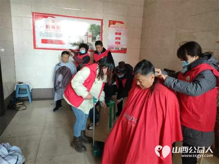 志愿服务进社区健康活动暖人心 介休市敬老协会赴西关街道绵山北街社区安益小区为社区居民爱心理发,义诊 - 第10张 - 山西公益人 志愿服务进社区健康活动暖人心 介休市敬老协会赴西关街道绵山北街社区安益小区为社区居民爱心理发,义诊 - 第10张