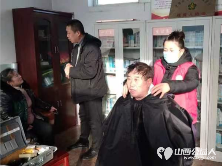 介休市敬老协会组织志愿者走进义棠镇小宋曲村敬老爱老助老献爱心公益活动 - 第15张 - 山西公益人 介休市敬老协会组织志愿者走进义棠镇小宋曲村敬老爱老助老献爱心公益活动 - 第15张