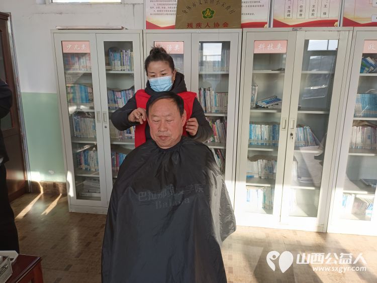 介休市敬老协会组织志愿者走进义棠镇小宋曲村敬老爱老助老献爱心公益活动 - 第11张 - 山西公益人 介休市敬老协会组织志愿者走进义棠镇小宋曲村敬老爱老助老献爱心公益活动 - 第11张