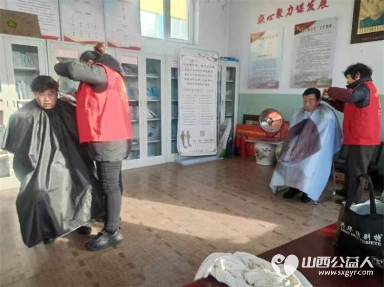 介休市敬老协会组织志愿者走进义棠镇小宋曲村敬老爱老助老献爱心公益活动 - 第9张 - 山西公益人 介休市敬老协会组织志愿者走进义棠镇小宋曲村敬老爱老助老献爱心公益活动 - 第9张