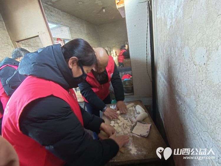 介休市义棠镇小宋曲村监测户65岁王增胜家中迎来介休市敬老协会志愿者 - 第23张 - 山西公益人 介休市义棠镇小宋曲村监测户65岁王增胜家中迎来介休市敬老协会志愿者 - 第23张