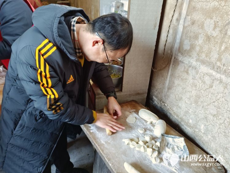 介休市义棠镇小宋曲村监测户65岁王增胜家中迎来介休市敬老协会志愿者 - 第22张 - 山西公益人 介休市义棠镇小宋曲村监测户65岁王增胜家中迎来介休市敬老协会志愿者 - 第22张