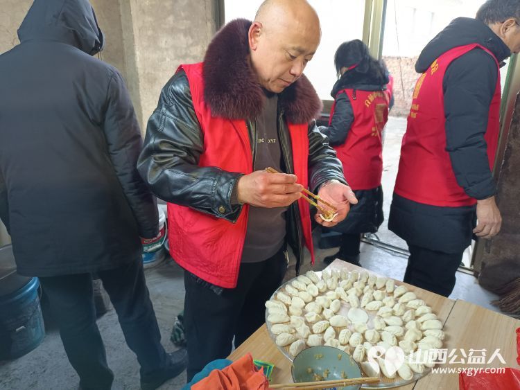 介休市义棠镇小宋曲村监测户65岁王增胜家中迎来介休市敬老协会志愿者 - 第19张 - 山西公益人 介休市义棠镇小宋曲村监测户65岁王增胜家中迎来介休市敬老协会志愿者 - 第19张