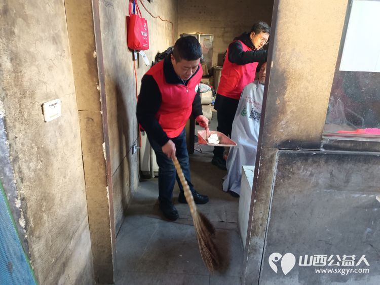 介休市义棠镇小宋曲村监测户65岁王增胜家中迎来介休市敬老协会志愿者 - 第9张 - 山西公益人 介休市义棠镇小宋曲村监测户65岁王增胜家中迎来介休市敬老协会志愿者 - 第9张