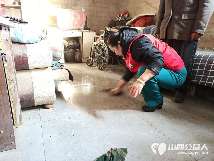 介休市义棠镇小宋曲村监测户65岁王增胜家中迎来介休市敬老协会志愿者 - 第14张 - 山西公益人 介休市义棠镇小宋曲村监测户65岁王增胜家中迎来介休市敬老协会志愿者 - 第14张