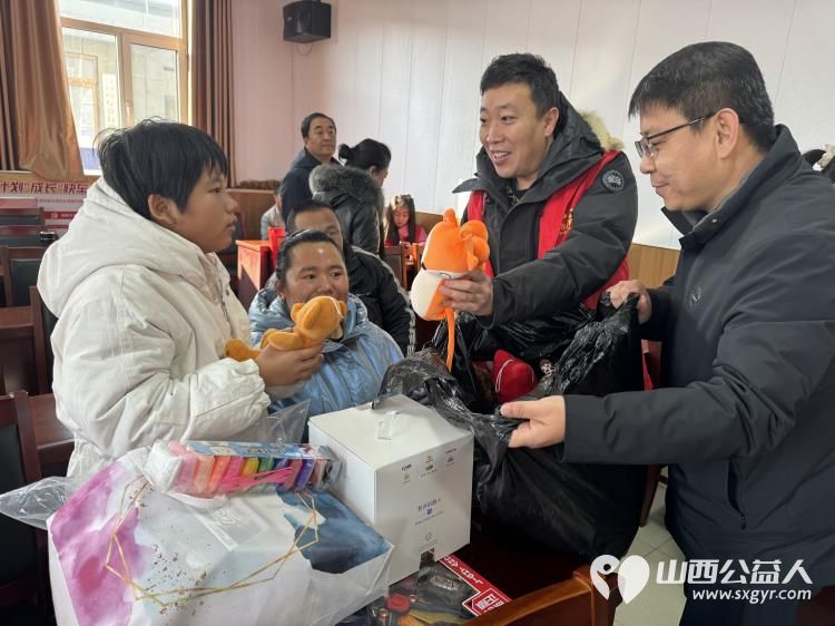 清徐县阳光益佳爱心服务队2024年新年慰问千名单亲儿童在清徐县王答乡人民政府隆重举行 - 第8张