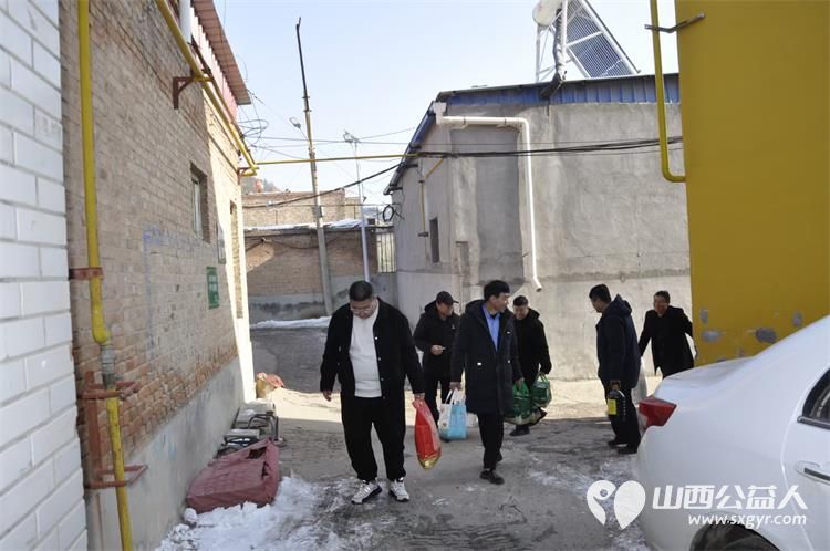 关注特困群体关心因病返贫山西省文化发展基金会组织爱心团队走进临县后甘泉慰问特困村民 - 第3张