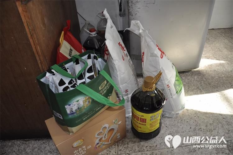 关注特困群体关心因病返贫山西省文化发展基金会组织爱心团队走进临县后甘泉慰问特困村民 - 第6张