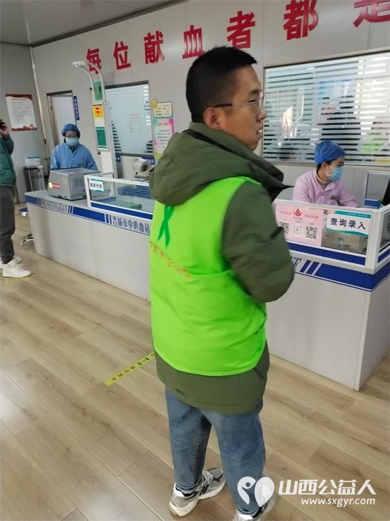 晋城绿丝带志愿者协会带领志愿者参加晋城市红十字会组织的无偿献血活动 - 第8张