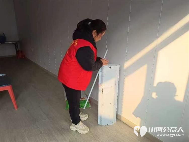 志愿服务进社区健康活动暖人心 介休市敬老协会走进东南街道迎翠街社区举办贴心便民服务活动 - 第5张 - 山西公益人 志愿服务进社区健康活动暖人心 介休市敬老协会走进东南街道迎翠街社区举办贴心便民服务活动 - 第5张