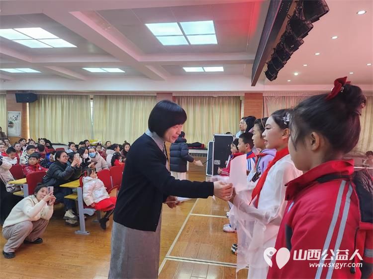 太原一电学校年会 2023轻轻的和你道别情留在冬日 2024慢慢的和你靠近心永在春天 感恩美好的同行 真挚的深爱无私的帮助 - 第5张