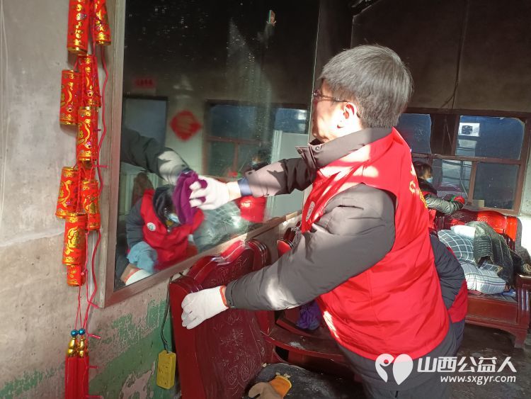 介休市敬老协会去宋古乡南张家庄村入户监测户59岁梁峰家中爱心公益活动 - 第27张 - 山西公益人 介休市敬老协会去宋古乡南张家庄村入户监测户59岁梁峰家中爱心公益活动 - 第27张