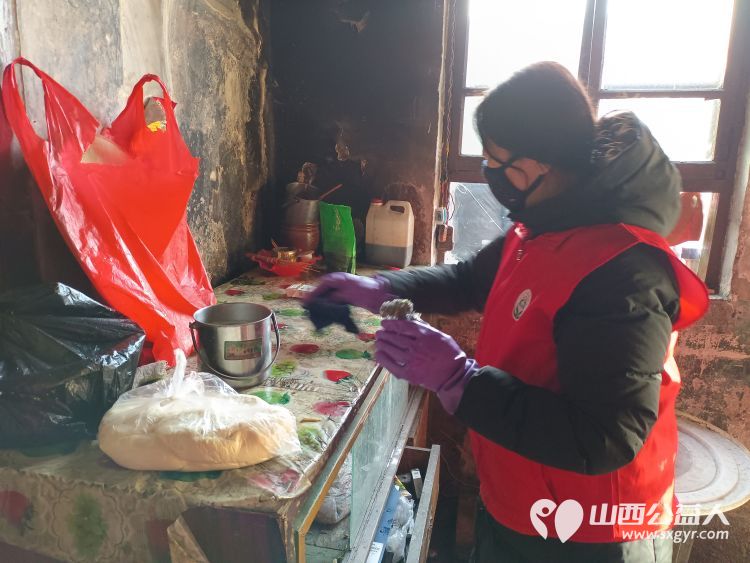 介休市敬老协会去宋古乡南张家庄村入户监测户59岁梁峰家中爱心公益活动 - 第9张 - 山西公益人 介休市敬老协会去宋古乡南张家庄村入户监测户59岁梁峰家中爱心公益活动 - 第9张